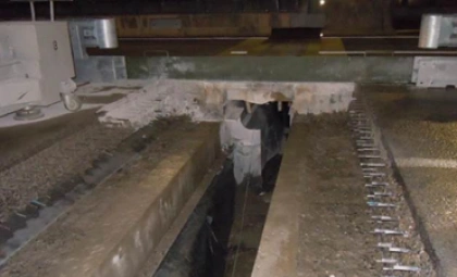 ➁橋梁伸縮装置の撤去後の状況