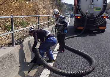排水溝の清掃